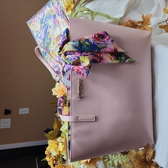 NWT BLUSH BETSEY JOHNSON LARGE TOTE - Picture 2 of 7